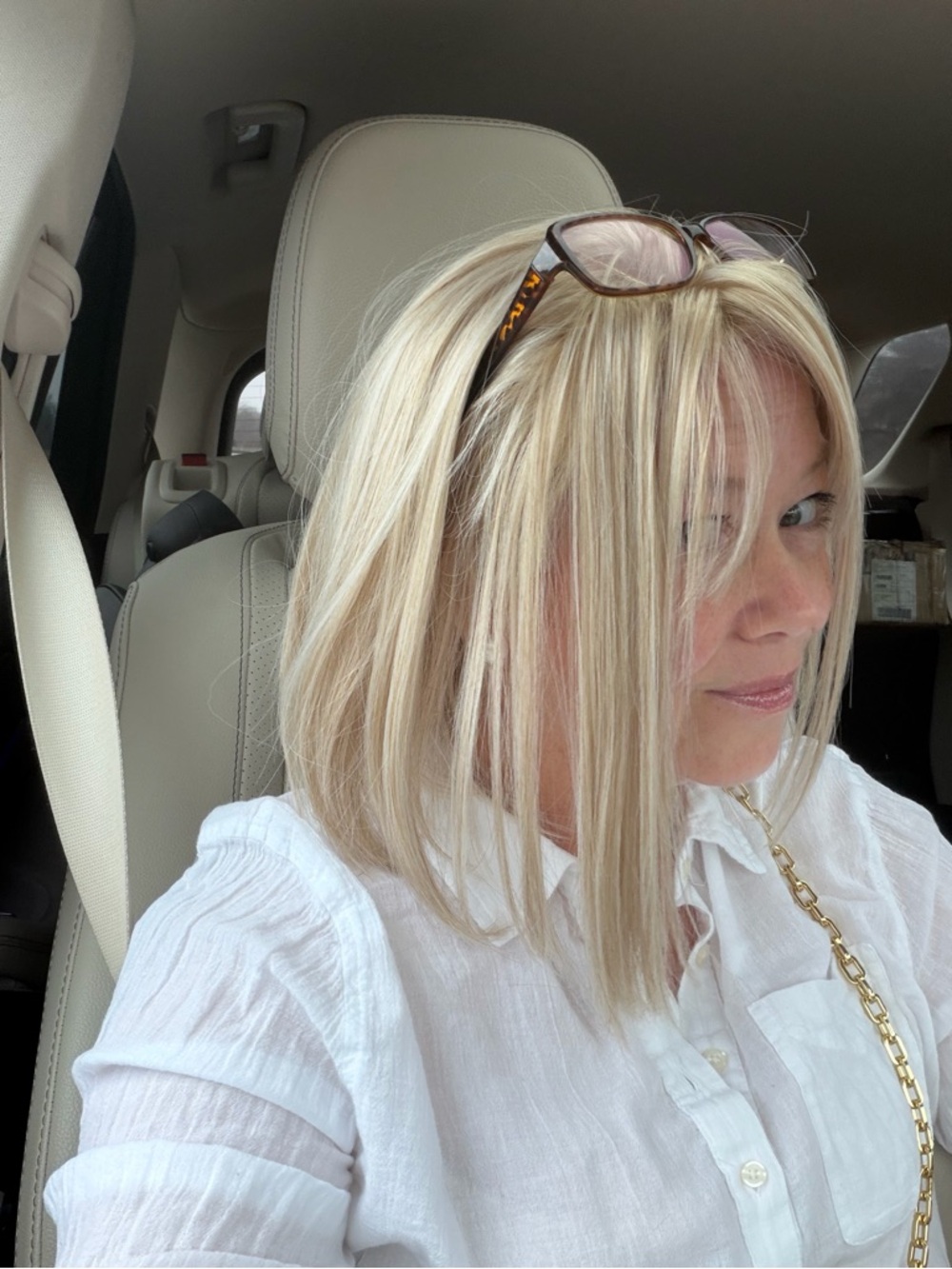 New!! Blonde Layered Bob Wig - Natural Light Blonde - Picture 3 of 4